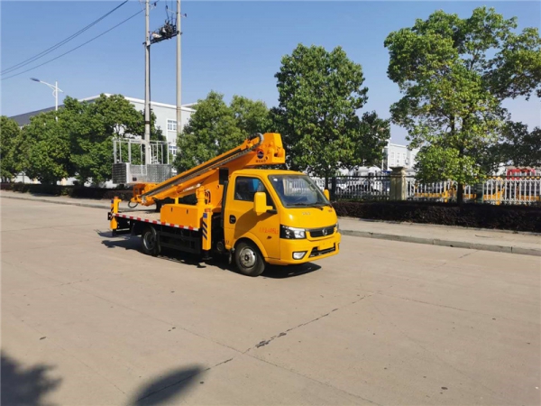 國六東風途逸16米高空作業(yè)車 高效安全，城市建設(shè)的得力助手