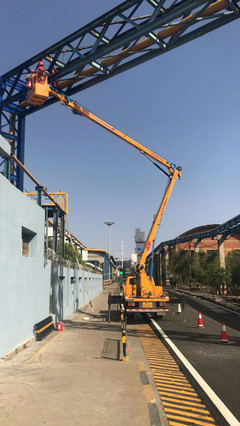 高空作業(yè)車的租賃指南 選擇高空車、云梯車、登高車與升降車的專業(yè)解析